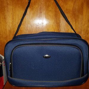 COPY - NWT - 16" tote bag.  Travel Bag